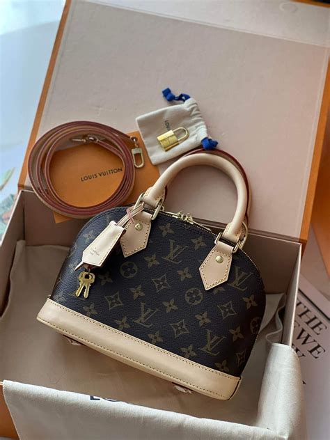 lv alma bb inside
